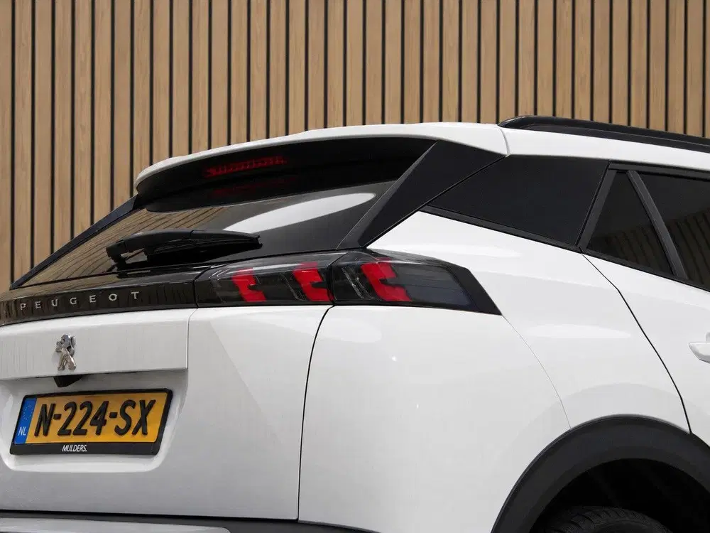 Peugeot 2008 1.2 PT 130 Allure uit 2022, foto 12
