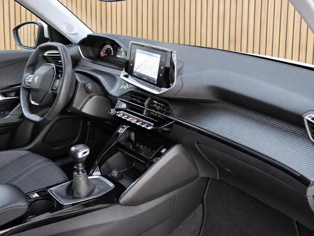 Peugeot 2008 1.2 PT 130 Allure uit 2022, foto 15
