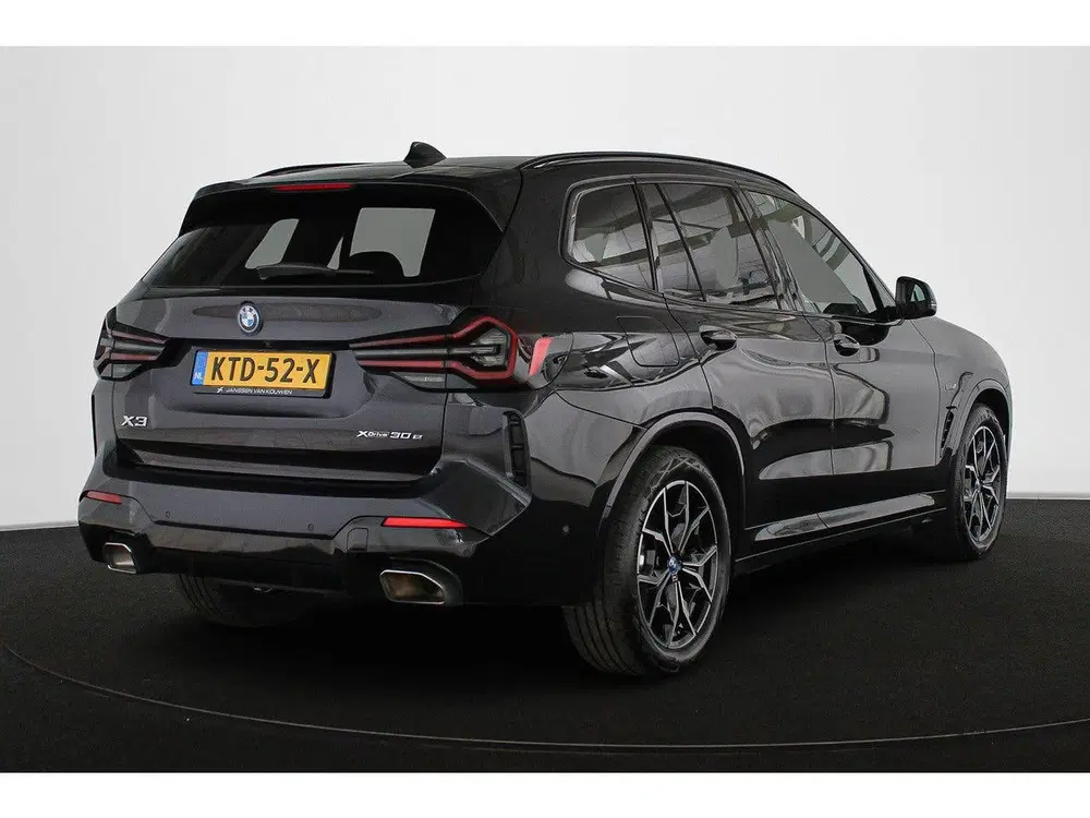 BMW X3 xDrive30e M Sport Panoramadak Stuur-Stoelv uit 2022, foto 3