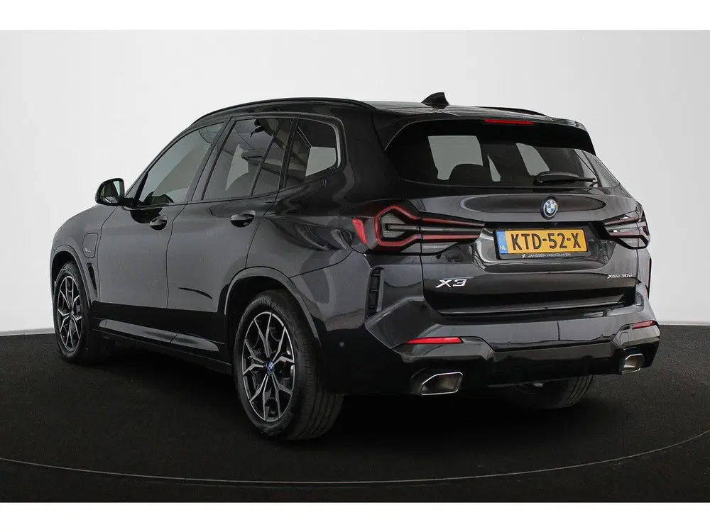 BMW X3 xDrive30e M Sport Panoramadak Stuur-Stoelv uit 2022, foto 4