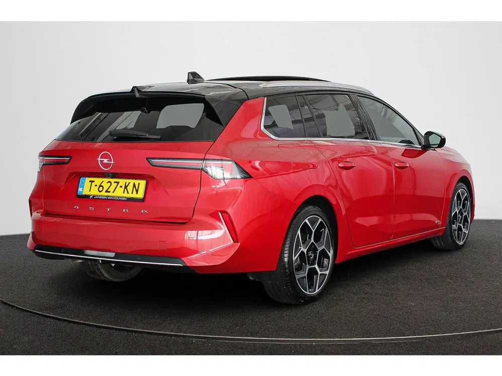 Opel Astra Sports Tourer 1.2 Level 5 Ultimate Pano He uit 2023, foto 3