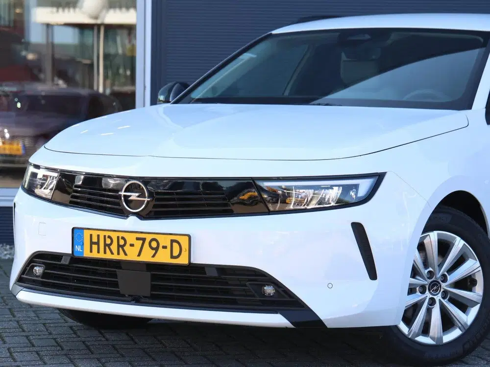 Opel Astra Sports Tourer 1.2 110pk Business Edition N uit 2025, foto 5