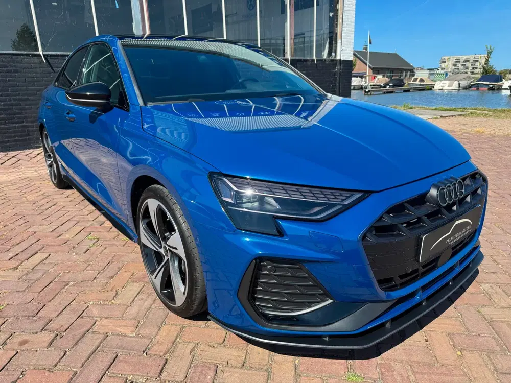 Audi A3 35 TFSI S-Line Black Edition uit 2024, foto 3
