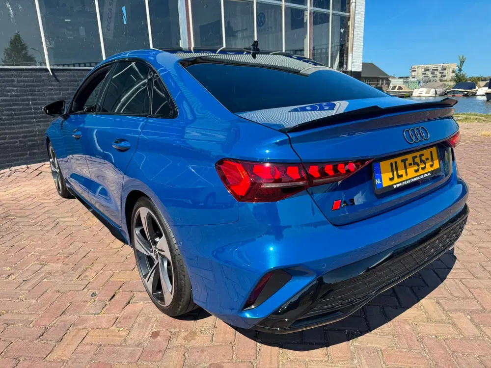 Audi A3 35 TFSI S-Line Black Edition uit 2024, foto 6