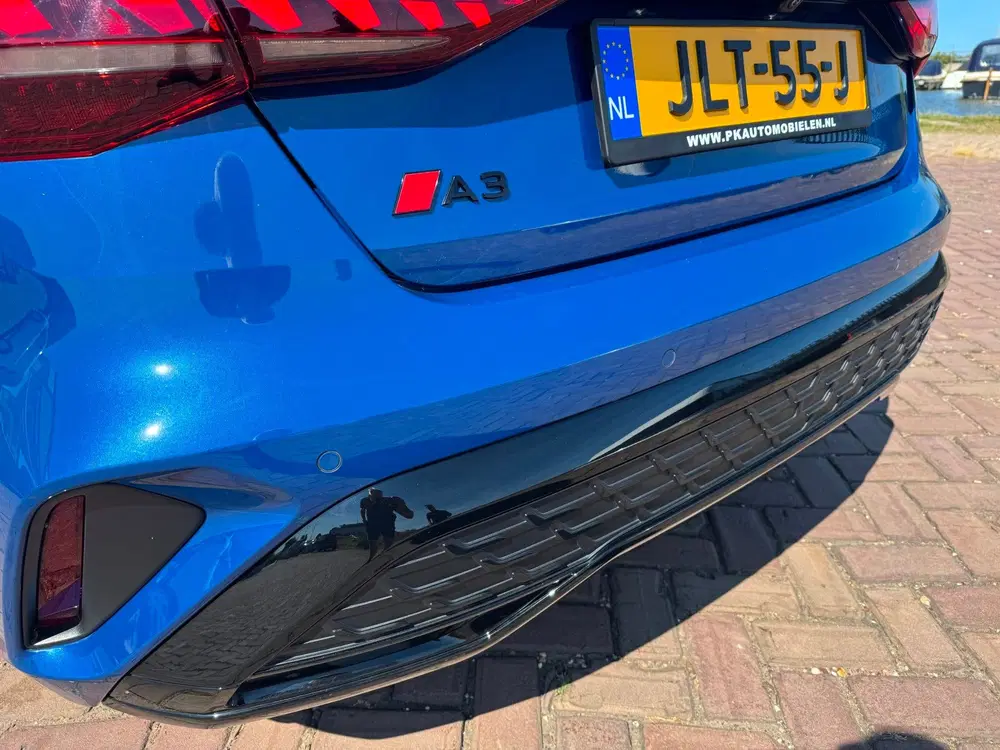Audi A3 35 TFSI S-Line Black Edition uit 2024, foto 7