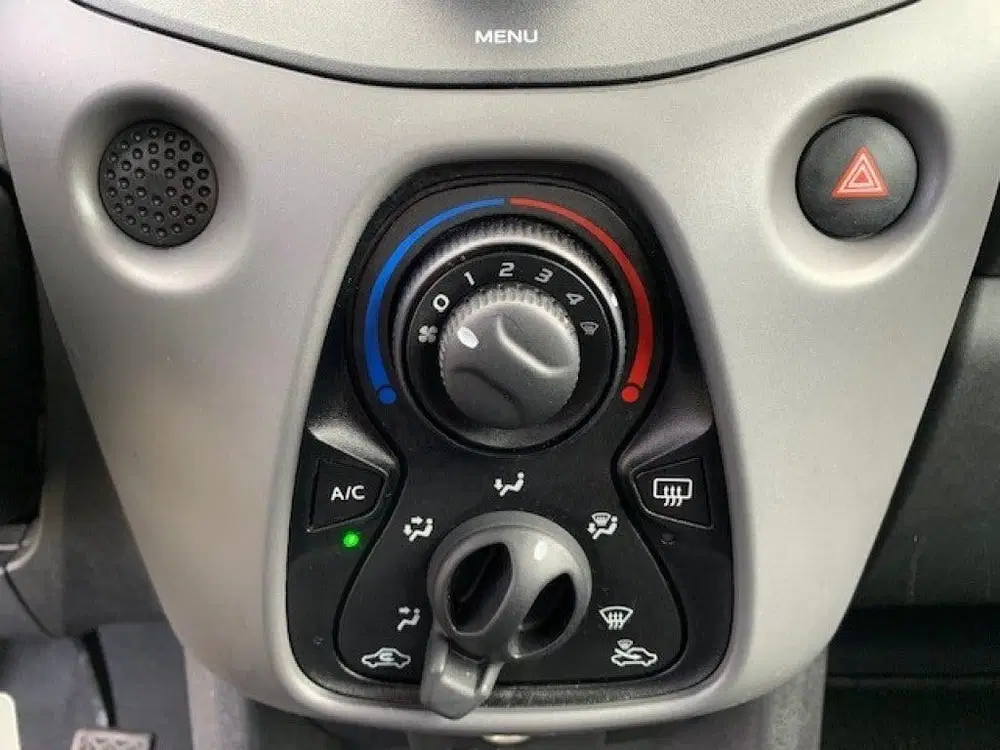 Peugeot 108 1.0 E-VTI ACTIVE AIRCO 5 DEURS uit 2020, foto 13