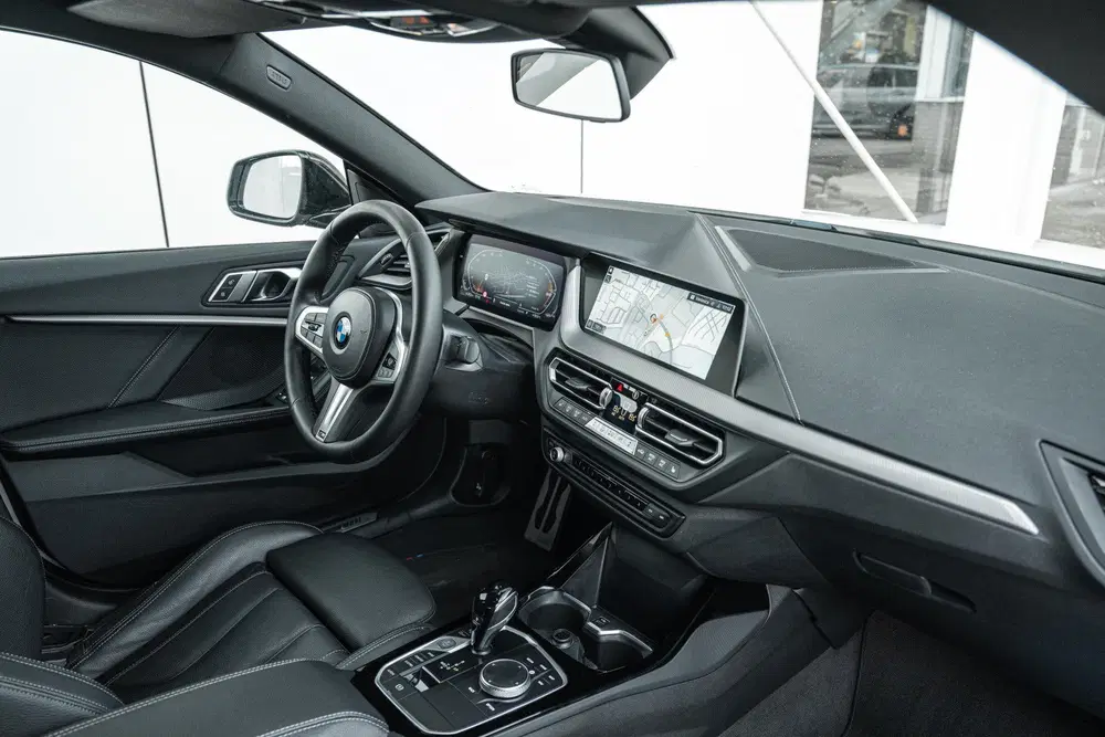 BMW 2-serie Coupé 220i Executive M Sport uit 2022, foto 14