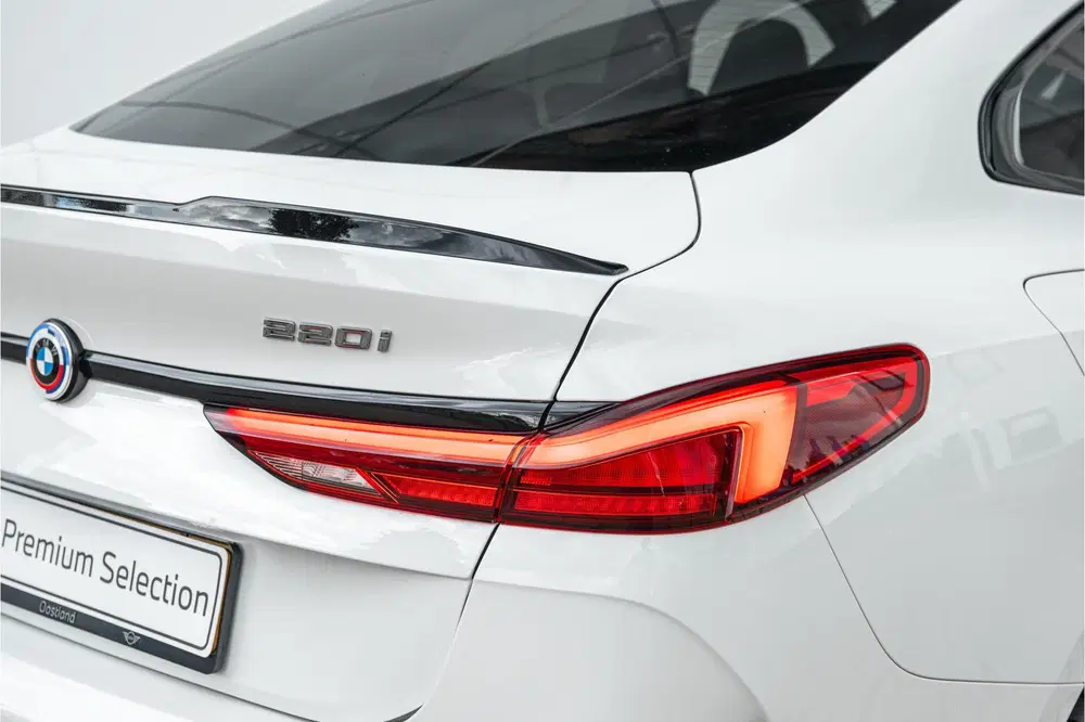 BMW 2-serie Coupé 220i Executive M Sport uit 2022, foto 15