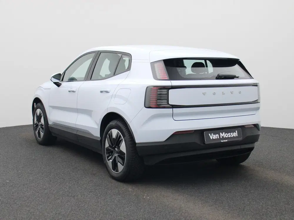 Volvo EX30 Single Motor Extended Range Core uit 2024, foto 2