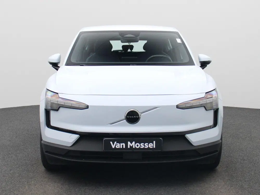 Volvo EX30 Single Motor Extended Range Core uit 2024, foto 3
