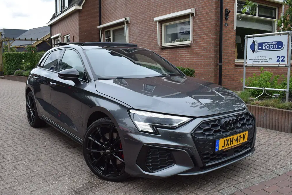 Audi A3 45 TFSI e S-LINE uit 2021, foto 2