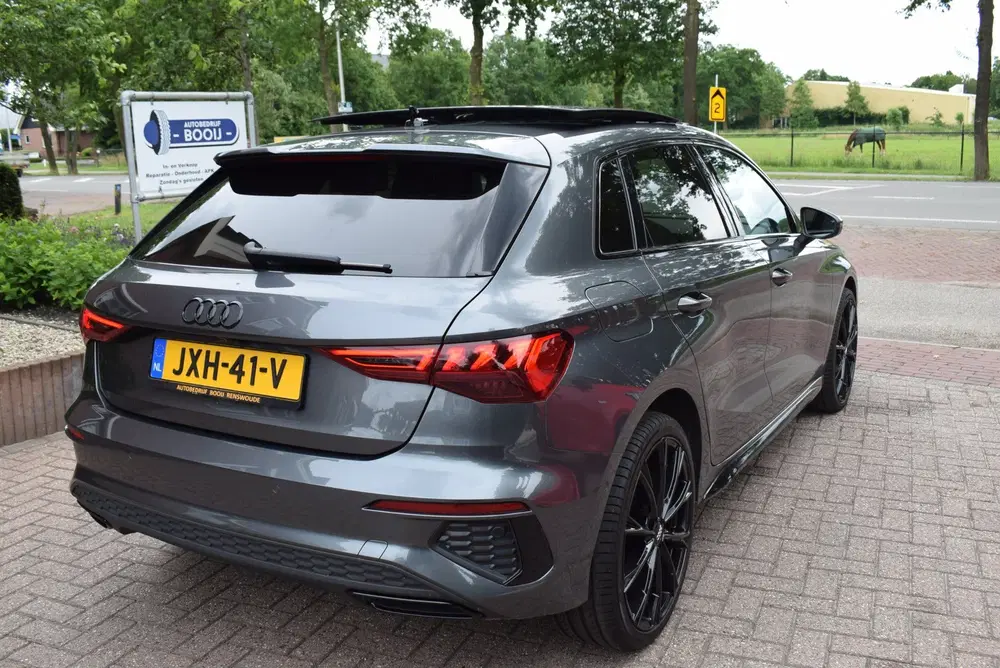 Audi A3 45 TFSI e S-LINE uit 2021, foto 4