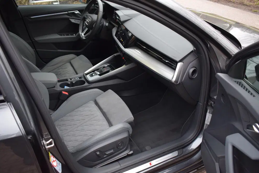 Audi A3 45 TFSI e S-LINE uit 2021, foto 6