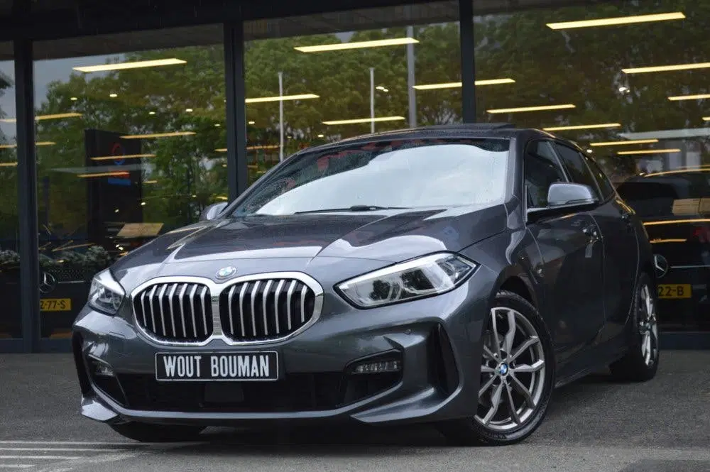 BMW 1-serie 118i M-Sport Led Panorama CarPlay Pdc (bj uit 2020