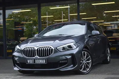 BMW 1-serie 118i M-Sport Led Panorama CarPlay Pdc (bj uit 2020