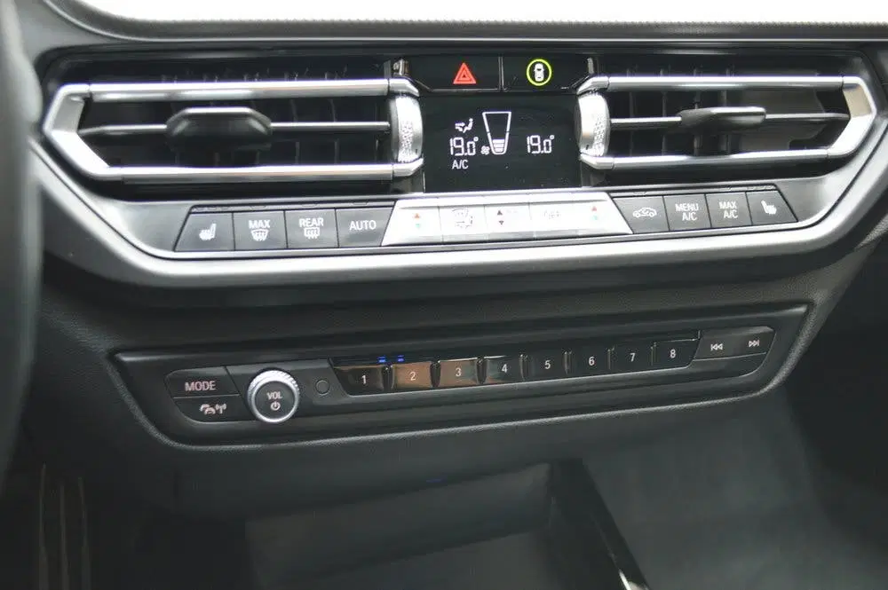 BMW 1-serie 118i M-Sport Led Panorama CarPlay Pdc (bj uit 2020, foto 13