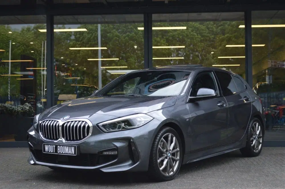 BMW 1-serie 118i M-Sport Led Panorama CarPlay Pdc (bj uit 2020, foto 2