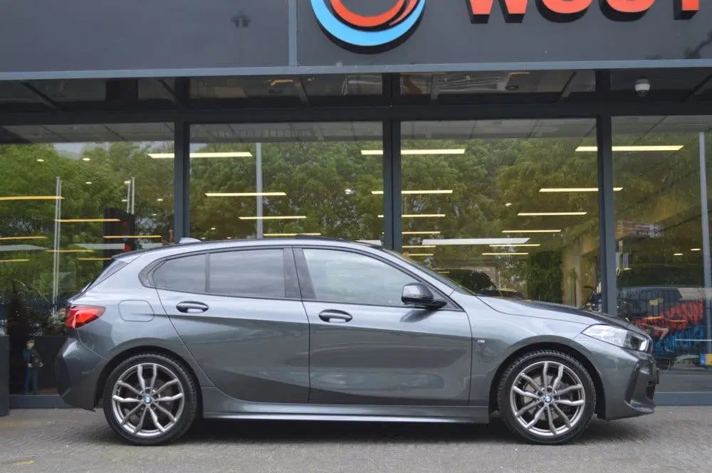 BMW 1-serie 118i M-Sport Led Panorama CarPlay Pdc (bj uit 2020, foto 6