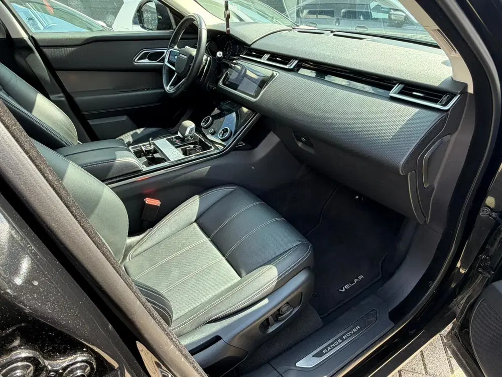 Land Rover Range Rover Velar P400e 404 PK uit 2021, foto 12