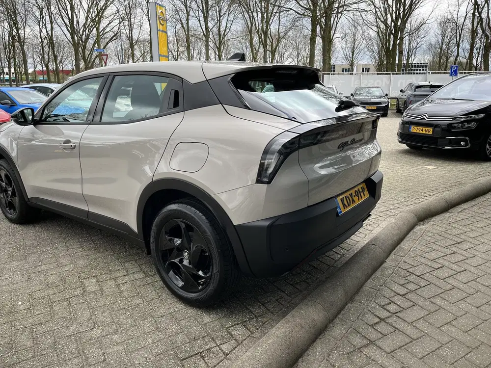 Alfa Romeo Junior 1.2 Turbo Hybrid Ibrida uit 2025, foto 3