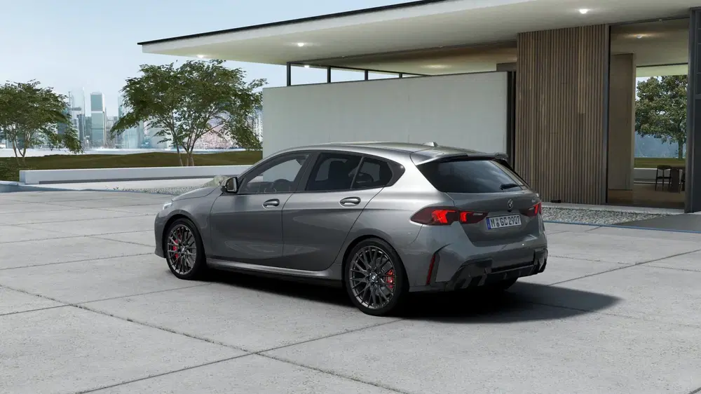 BMW 1-serie 120 M Sport Automaat uit 2026, foto 2