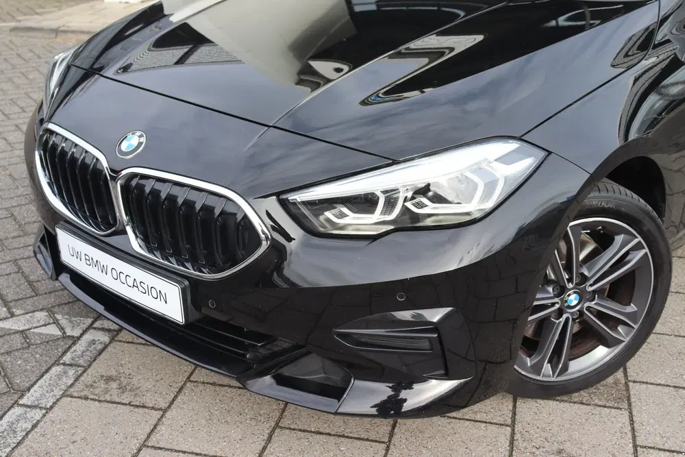 BMW 2-serie Coupé 218i Sport Line Automaat uit 2023, foto 3
