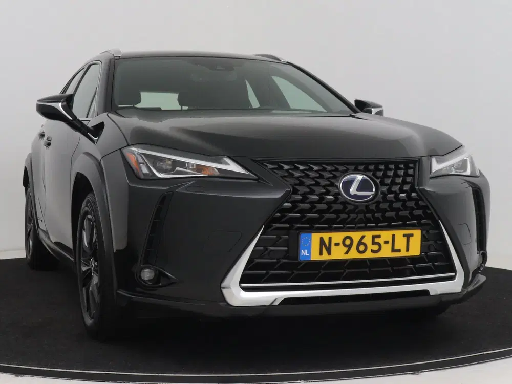 Lexus UX 250h uit 2020, foto 11