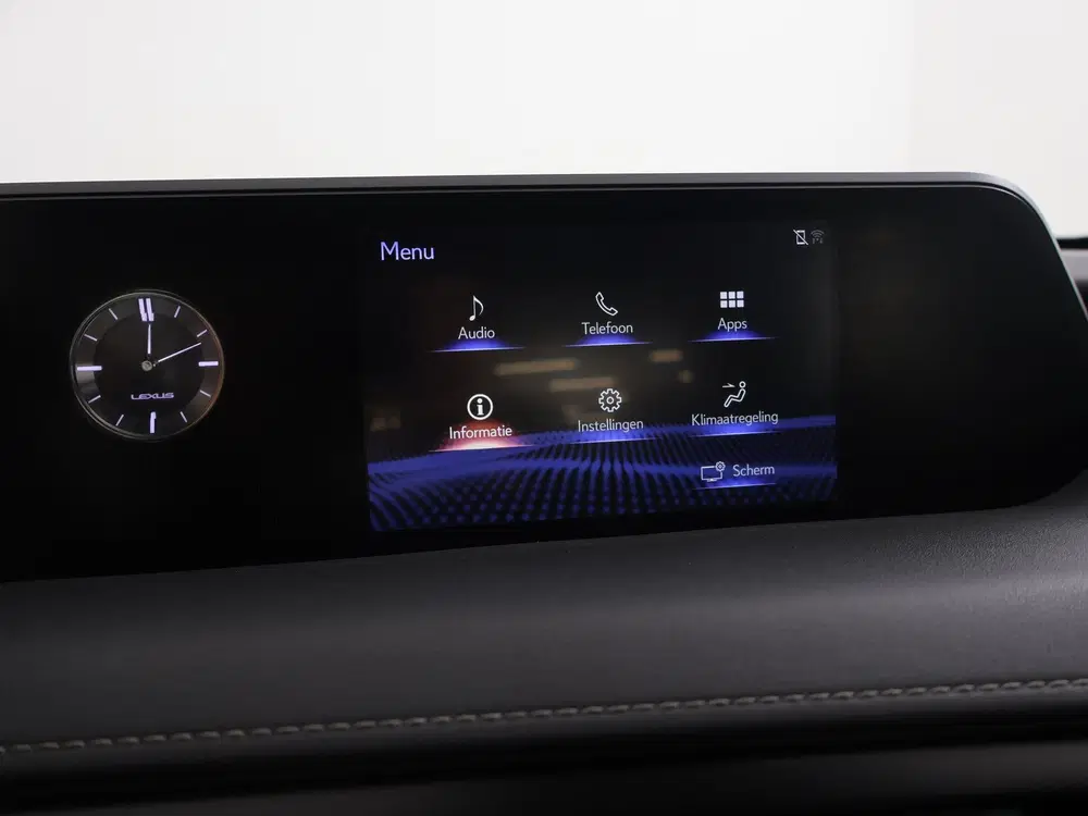 Lexus UX 250h uit 2020, foto 6