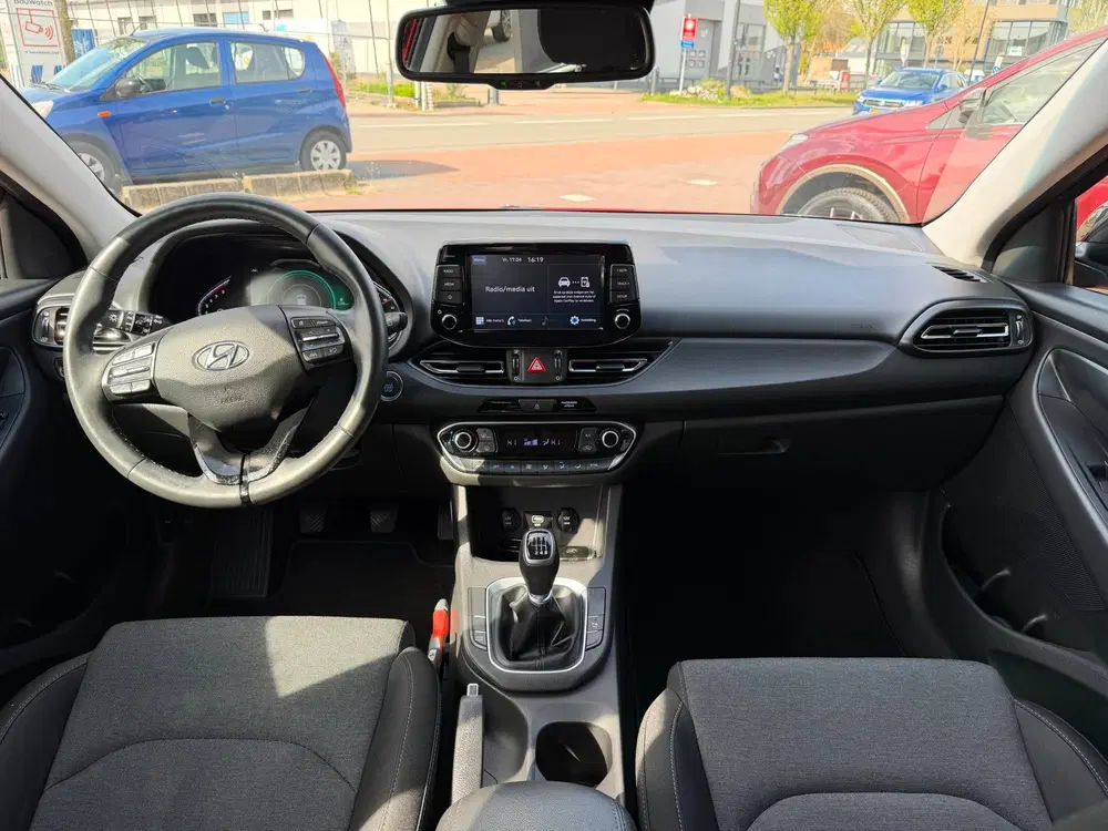 Hyundai i30 1.0 T-GDi MHEV Comfort Cruise uit 2022, foto 2