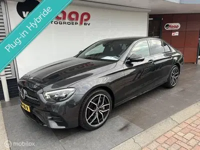 Mercedes-Benz E-Klasse Mercedes E-klasse 300 e 4MATIC AMG Line AM uit 2022