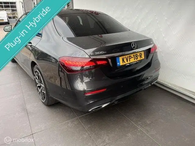 Mercedes-Benz E-Klasse Mercedes E-klasse 300 e 4MATIC AMG Line AM uit 2022, foto 3