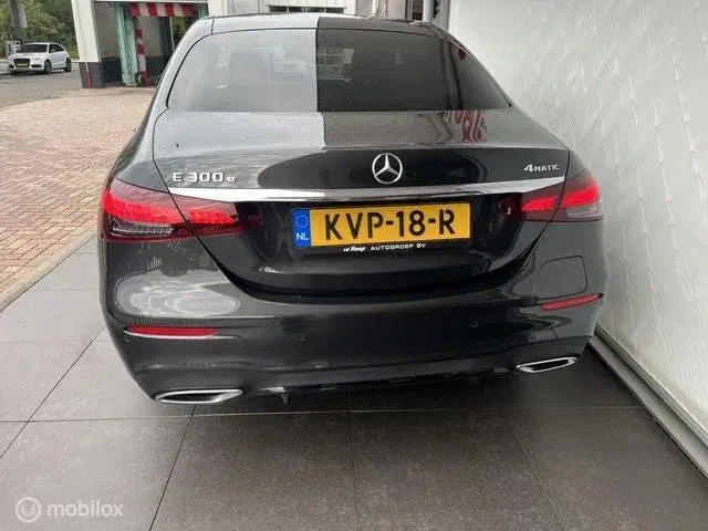 Mercedes-Benz E-Klasse Mercedes E-klasse 300 e 4MATIC AMG Line AM uit 2022, foto 4