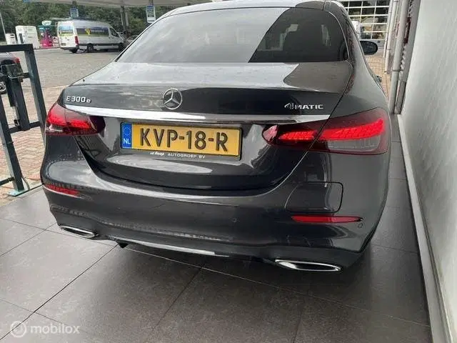 Mercedes-Benz E-Klasse Mercedes E-klasse 300 e 4MATIC AMG Line AM uit 2022, foto 5