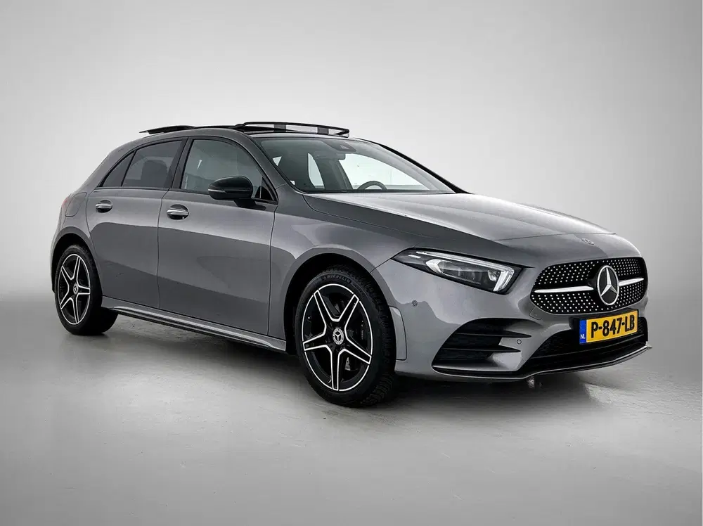 Mercedes-Benz A-Klasse 250 e AMG Line uit 2022, foto 15
