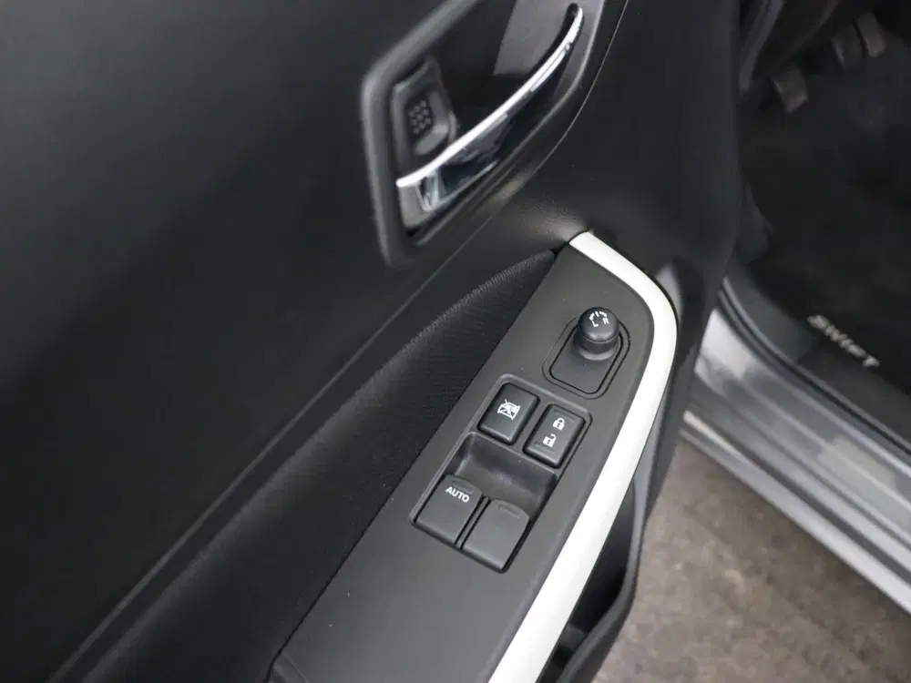 Suzuki Swift 1.2 Select uit 2019, foto 11