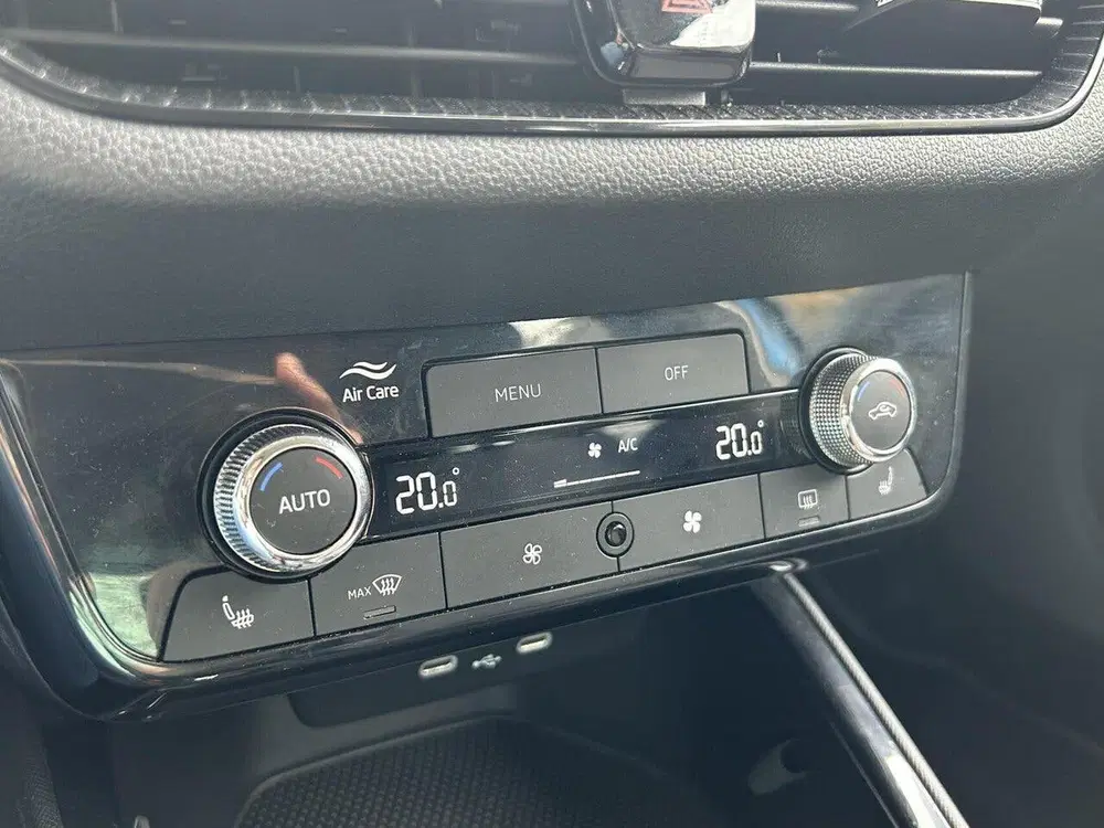 Skoda Fabia 1.0 TSI Business Edition Navigatie uit 2024, foto 13