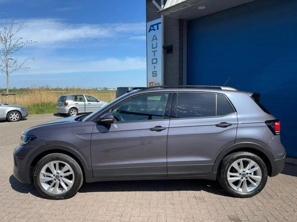 Volkswagen T-Cross 1.0 TSI LIFE EDITION uit 2024, foto 2