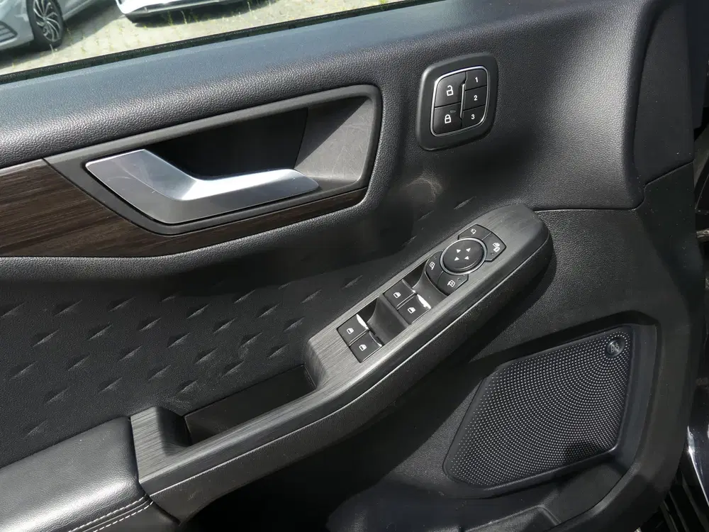 Ford Kuga 2.5 PHEV Vignale uit 2021, foto 11