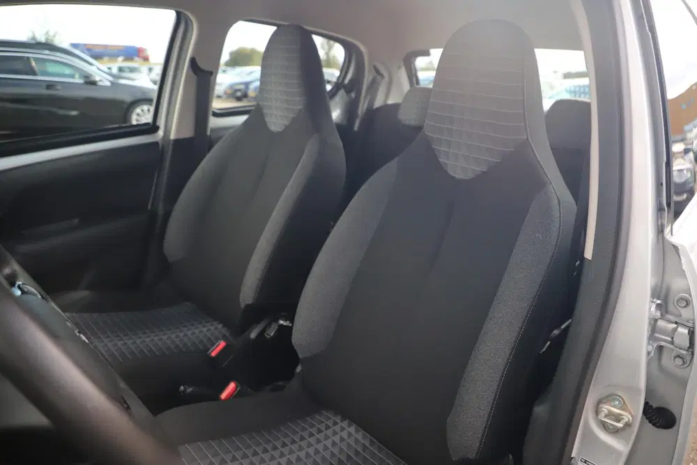 Peugeot 108 1.0 e-VTi Active NAP All-season banden Air uit 2021, foto 9
