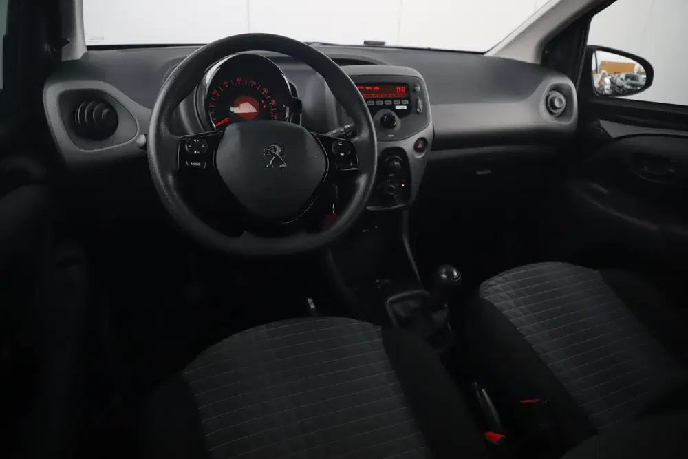Peugeot 108 1.0 e-VTi Active Radio Bluetooth Airco Ele uit 2021, foto 11