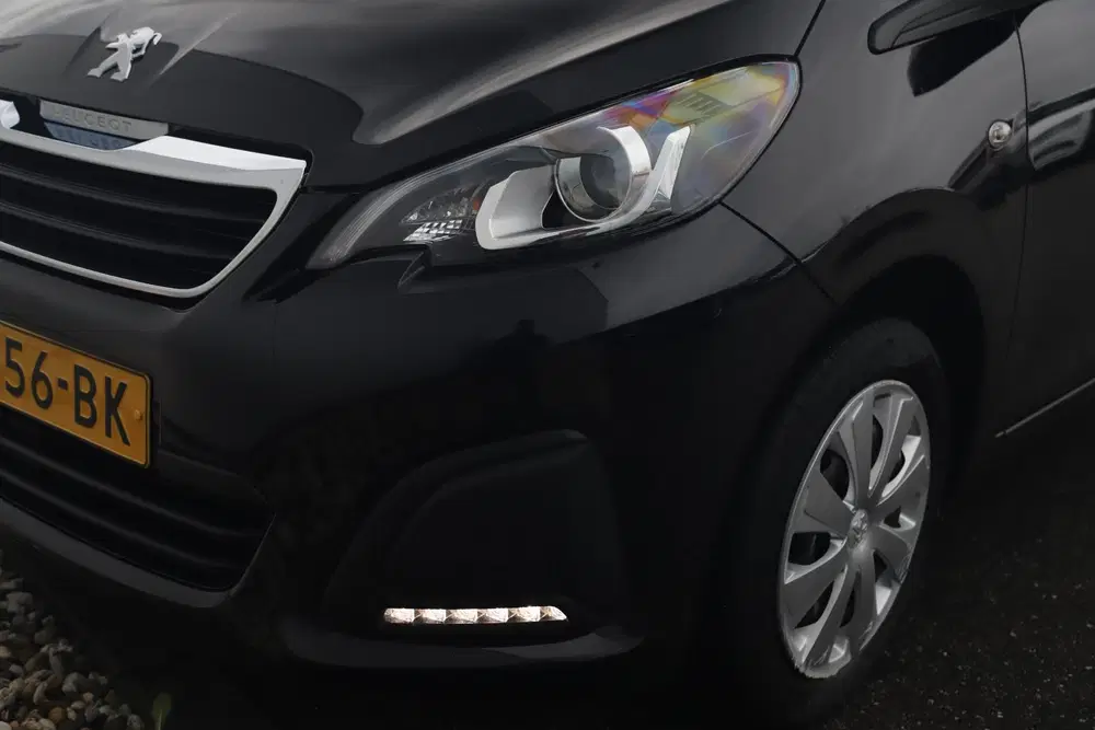 Peugeot 108 1.0 e-VTi Active Radio Bluetooth Airco Ele uit 2021, foto 7