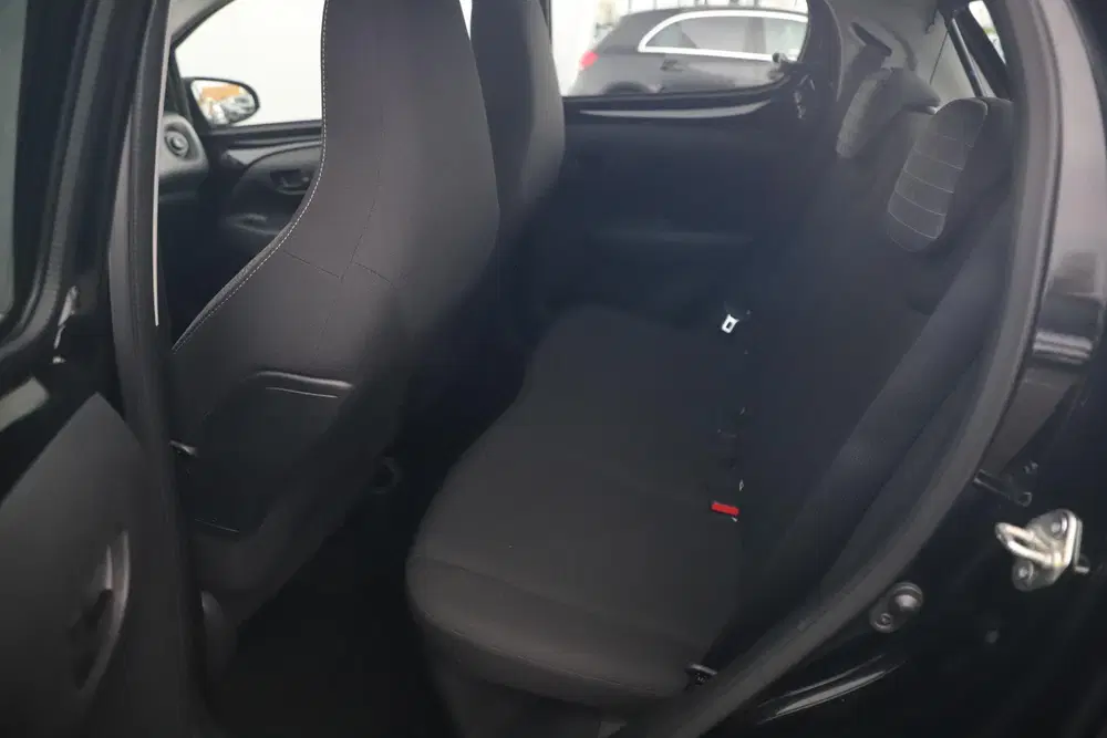 Peugeot 108 1.0 e-VTi Active Radio Bluetooth Airco Ele uit 2021, foto 9