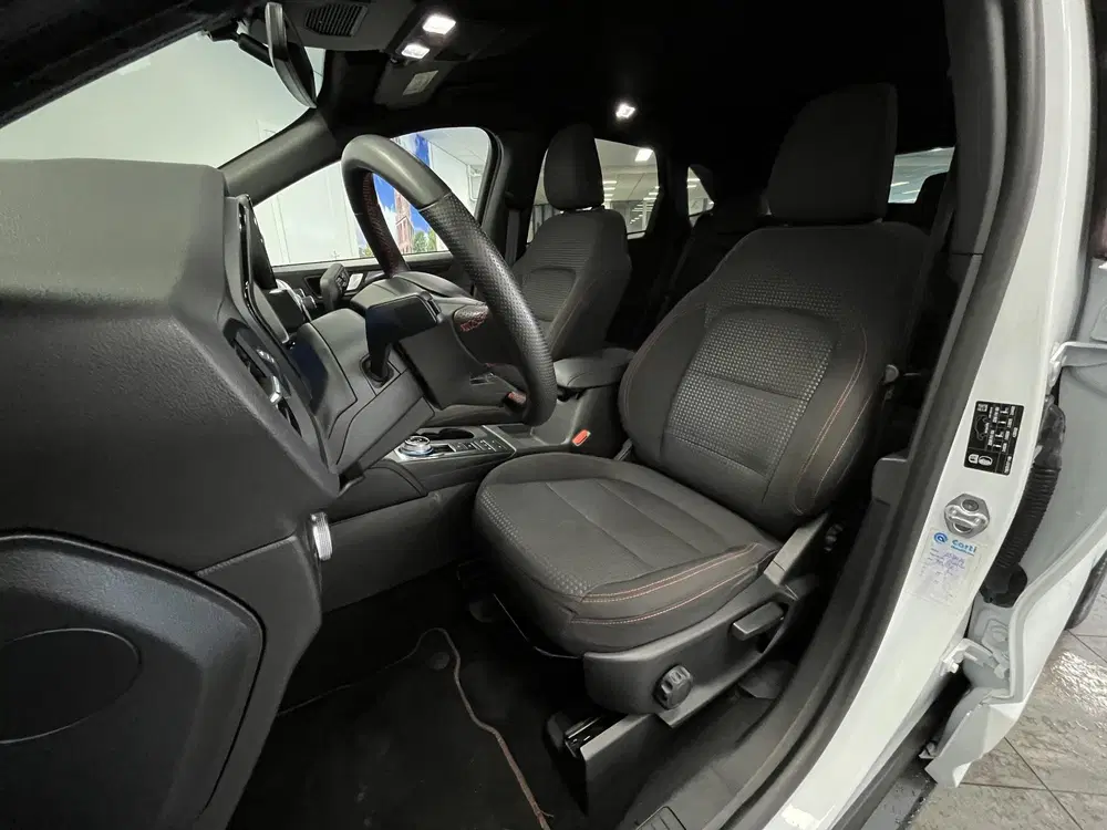 Ford Kuga 2.5 PHEV ST-Line uit 2023, foto 7