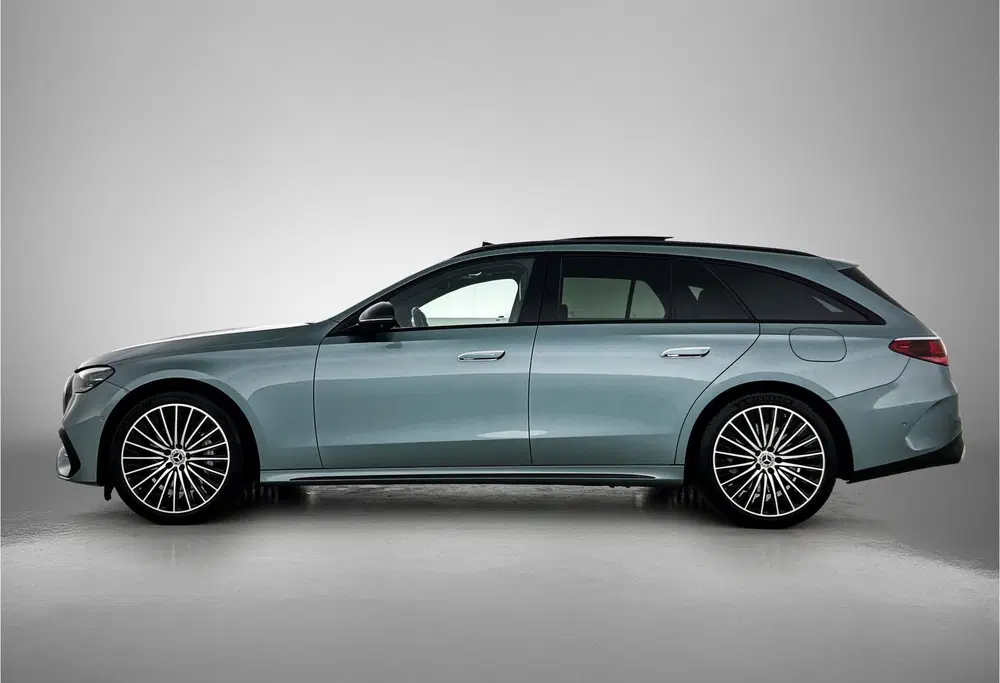 Mercedes-Benz E-Klasse 300 e AMG Line Trekhaak uit 2024, foto 3