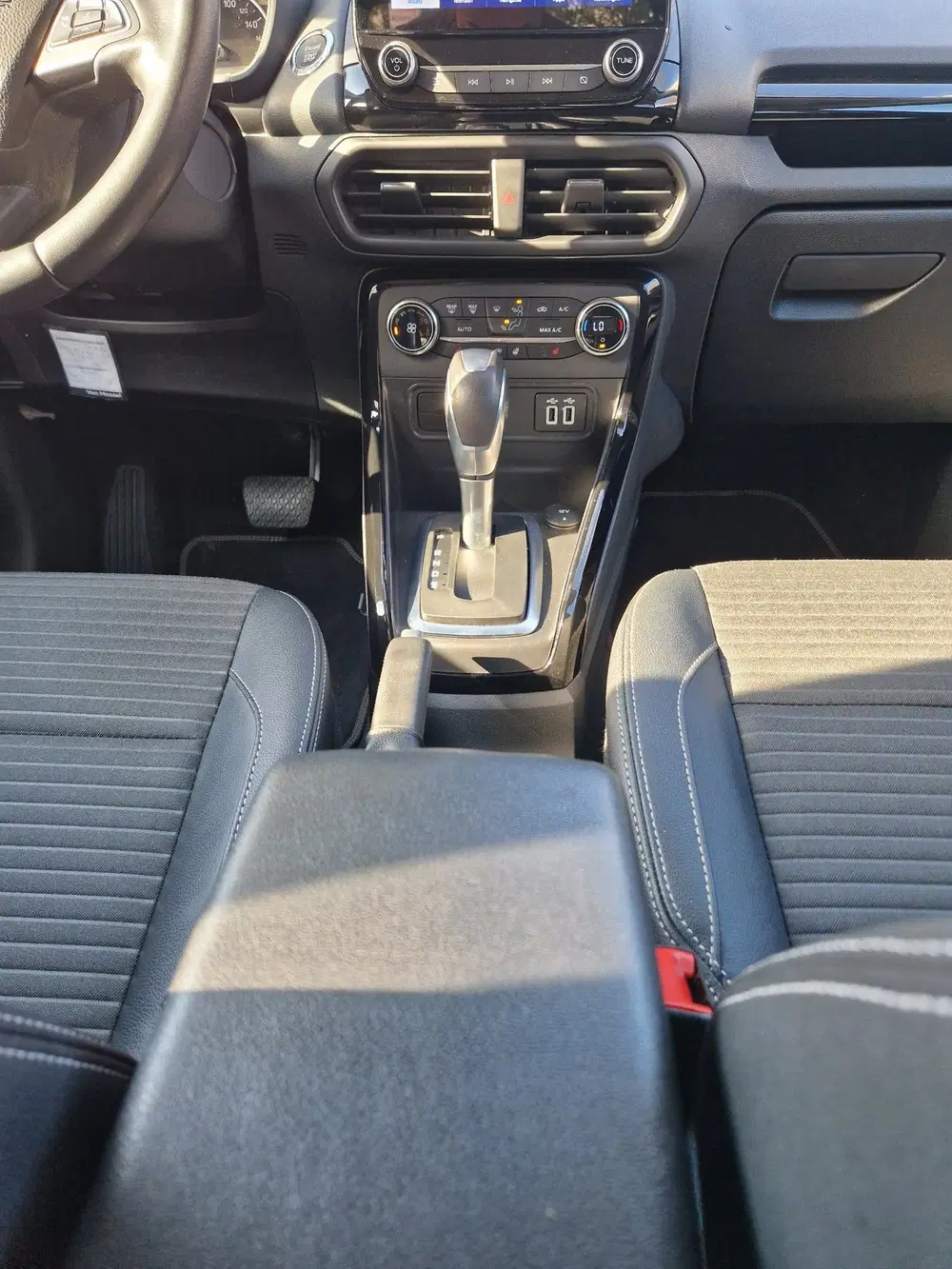 Ford EcoSport 1.0 EcoBoost Titanium AUTOMAAT uit 2020, foto 11