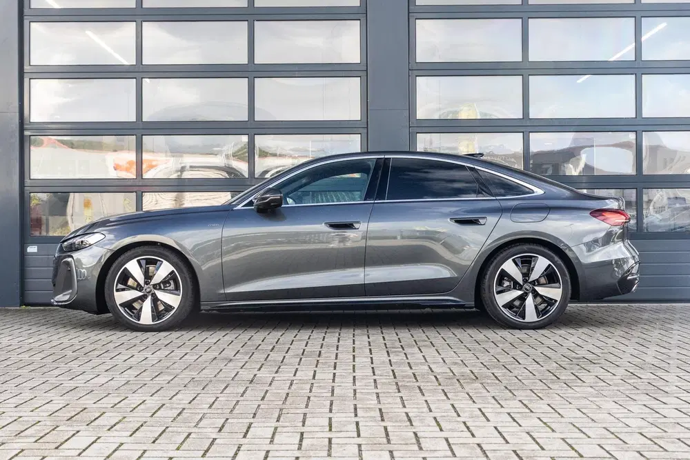 Audi A5 2.0 e-hybrid 299pk quattro S edition uit 2025, foto 14