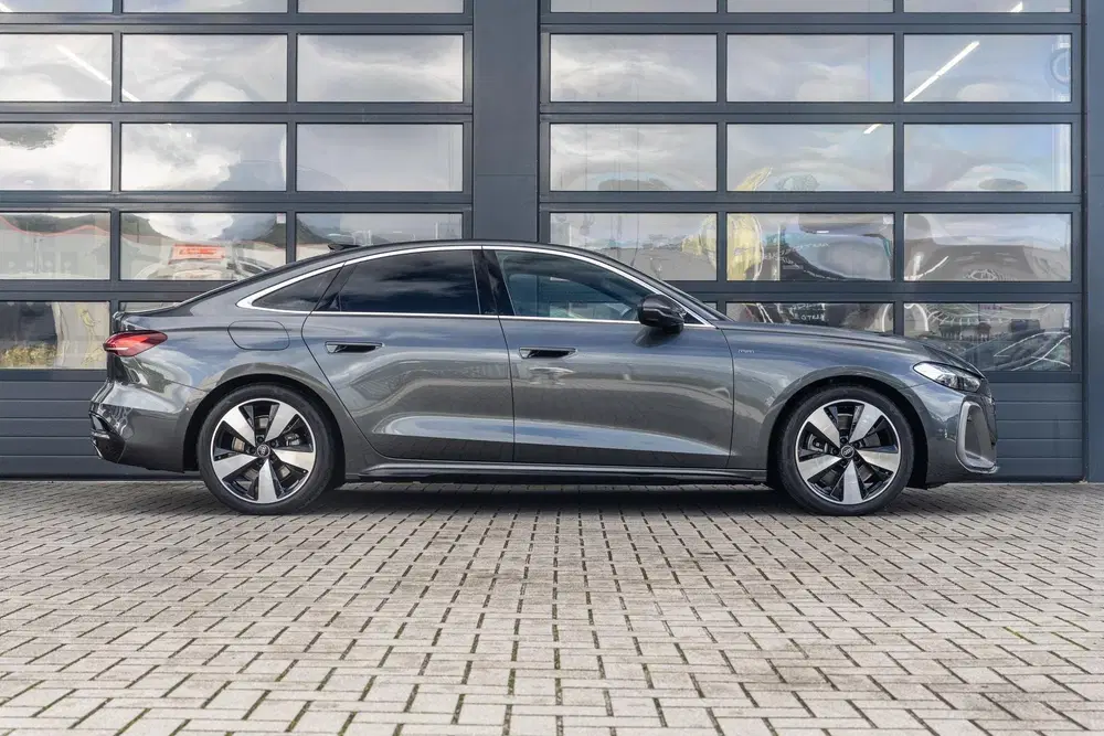 Audi A5 2.0 e-hybrid 299pk quattro S edition uit 2025, foto 3