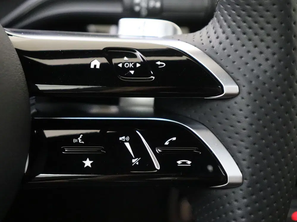 Mercedes-Benz A-Klasse 250 e Star Edition AMG Line uit 2025, foto 13