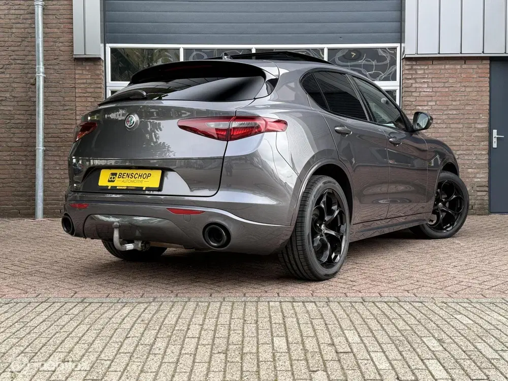 Alfa Romeo Stelvio 2.0 T AWD Veloce Panodak Leer Navi Carpla uit 2020, foto 2