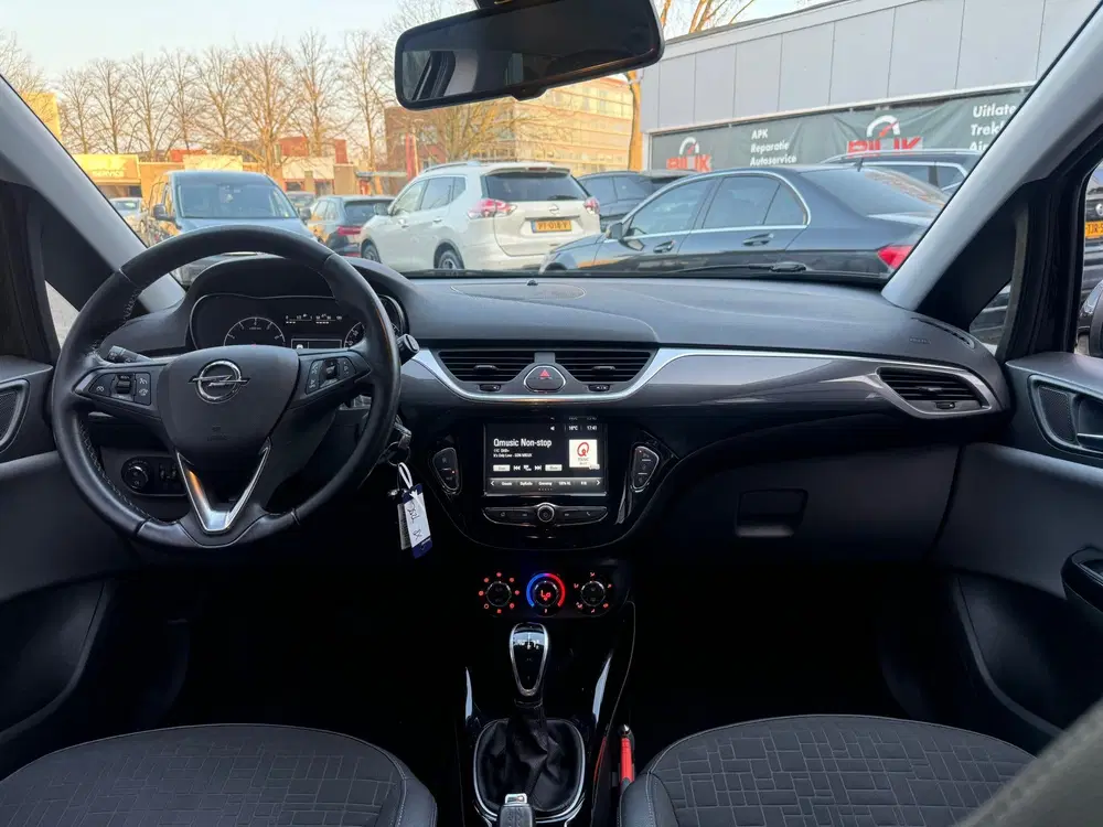 Opel Corsa 1.4 Online Edition uit 2019, foto 12